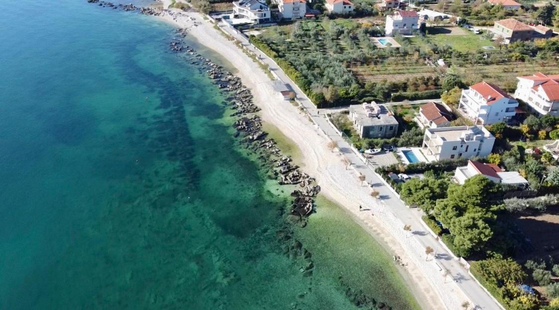 Sunny Apartment By The Beach Kaštel Štafilić Extérieur photo