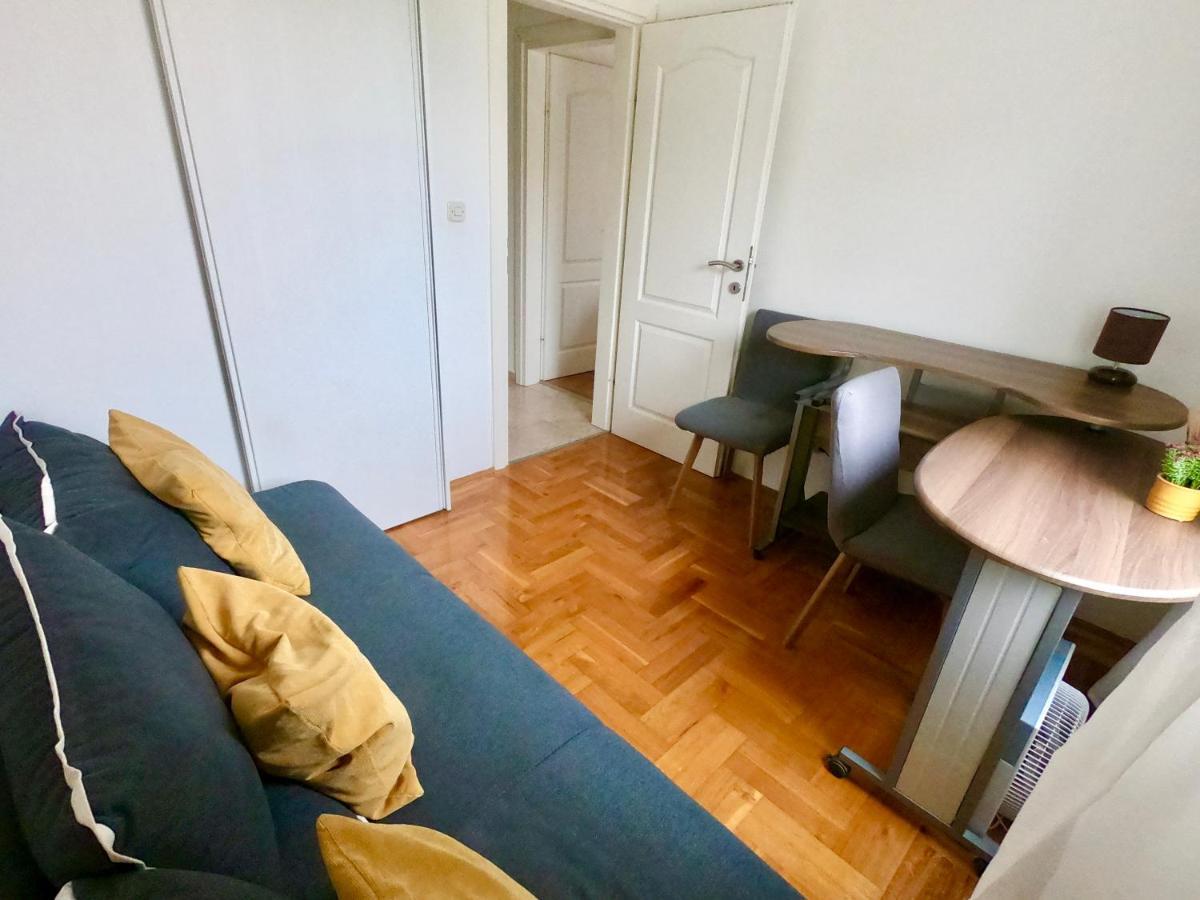 Sunny Apartment By The Beach Kaštel Štafilić Extérieur photo